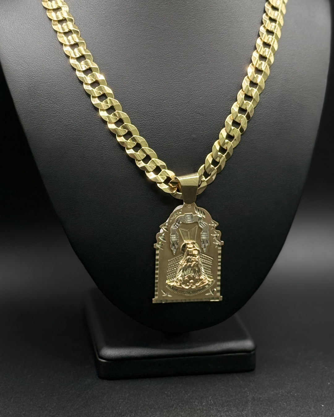 Dije Virgen de la Caridad del Cobre en Oro 10k Sólido (4 Pulgadas)